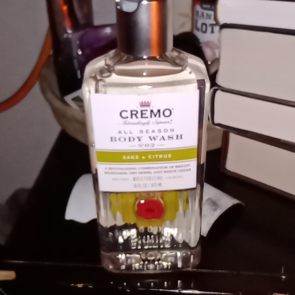 C r e m o sage and citrus body wash this product is also exceptional for dry skn - Picture 4 of 5